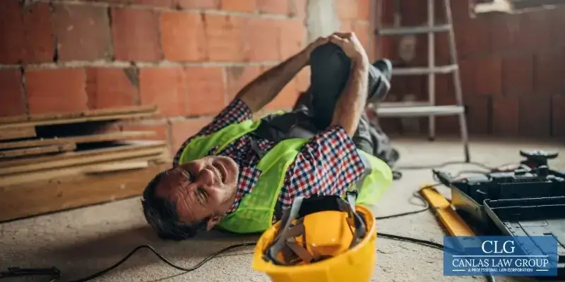 ¿Cómo puede la negligencia del empleador causar lesiones a los trabajadores?